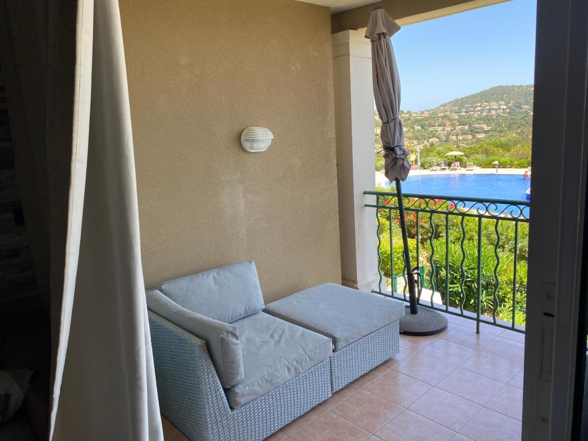 Appart. Vue Mer Avec Piscine - Golfe De St Tropez เลอิสซ็องเบรอ ภายนอก รูปภาพ
