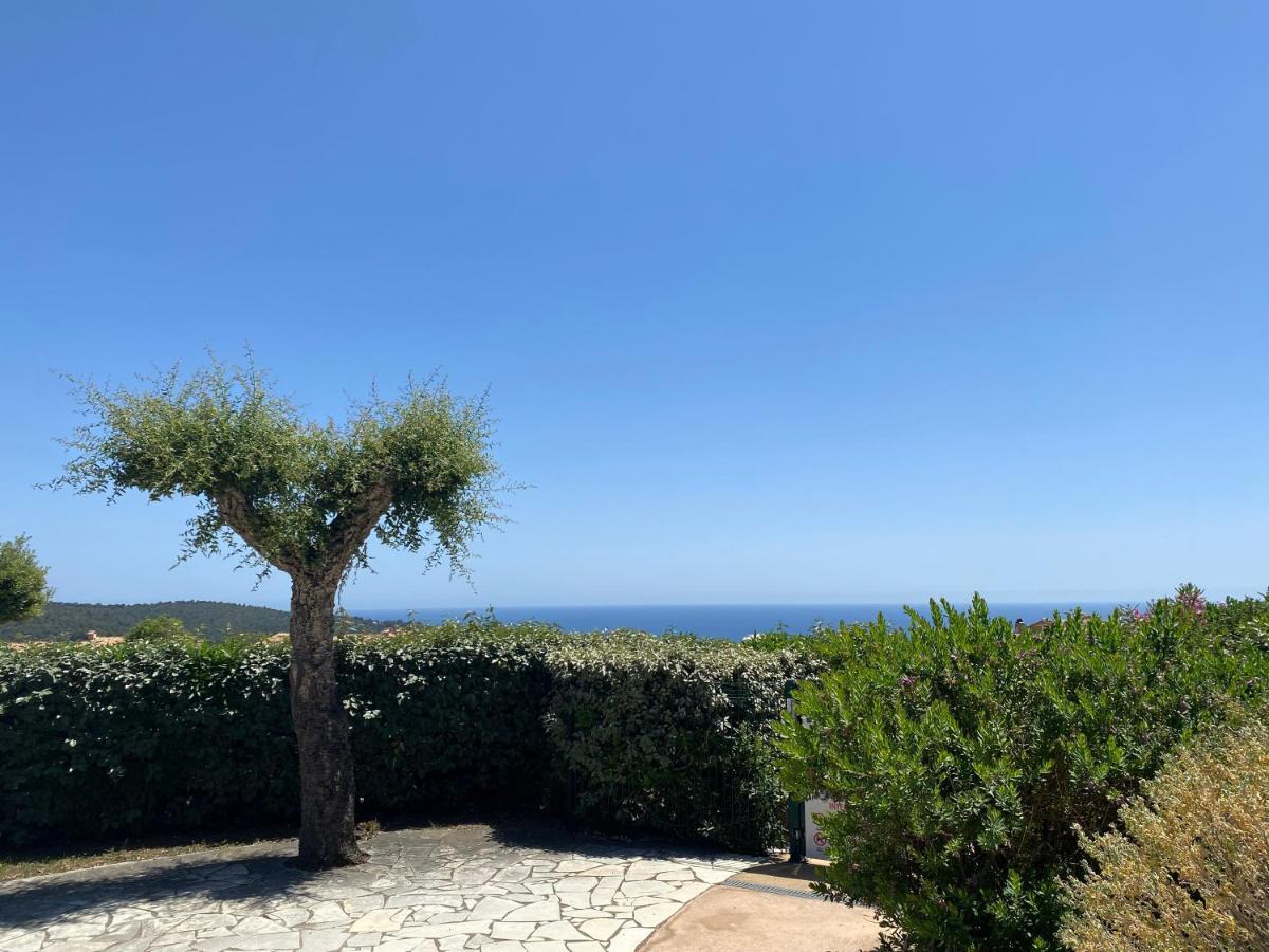 Appart. Vue Mer Avec Piscine - Golfe De St Tropez เลอิสซ็องเบรอ ภายนอก รูปภาพ