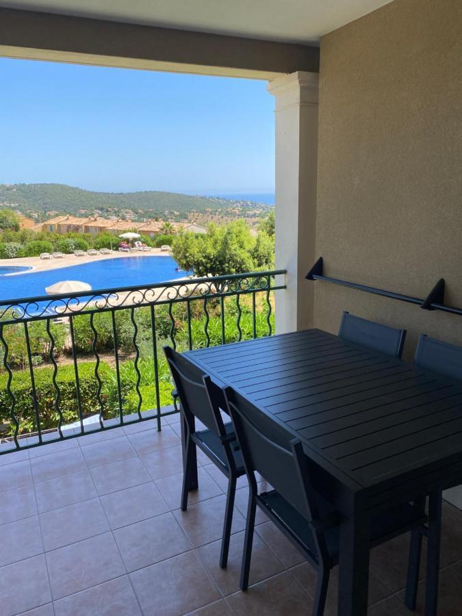 Appart. Vue Mer Avec Piscine - Golfe De St Tropez เลอิสซ็องเบรอ ภายนอก รูปภาพ